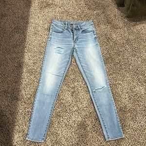 american eagle light wash jeans